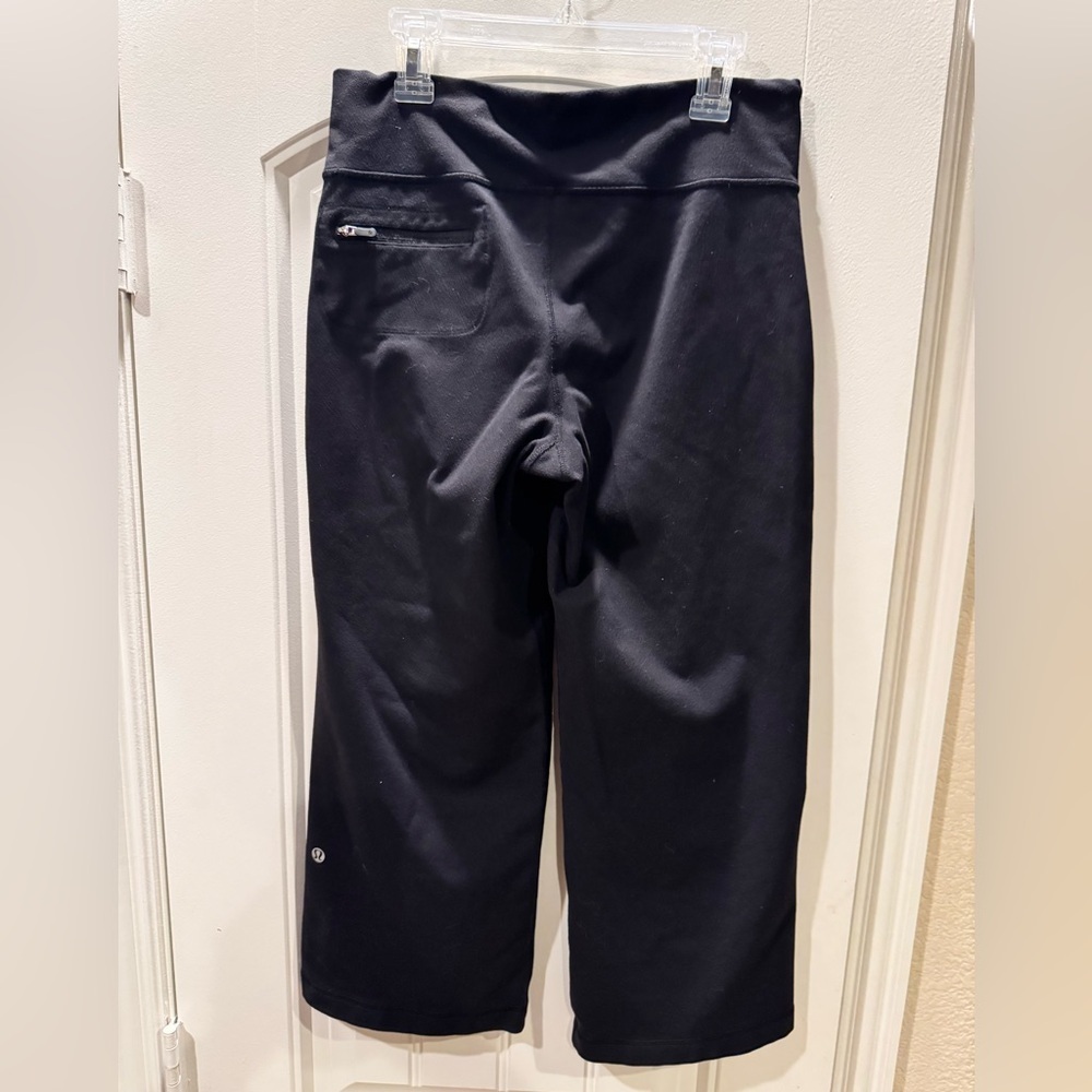 lululemon athletica Black Capris - Picture 2 of 9